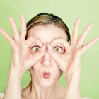 Frau mit Durchblick