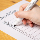 Eine Checkliste wird abgehakt