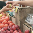 Obst- und Gemüsestand.