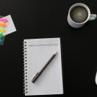 Schreibblock mit Stift