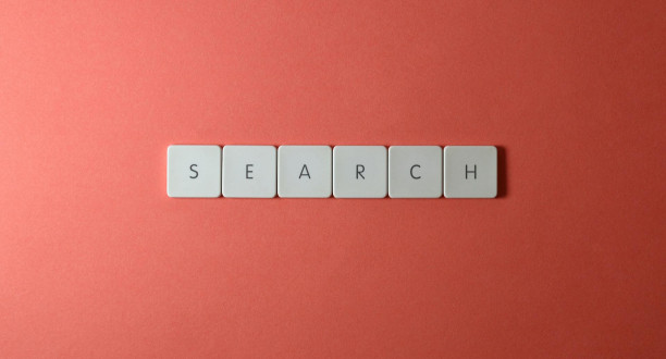 Weiße Zifferntasten mit SEARCH (Suche)