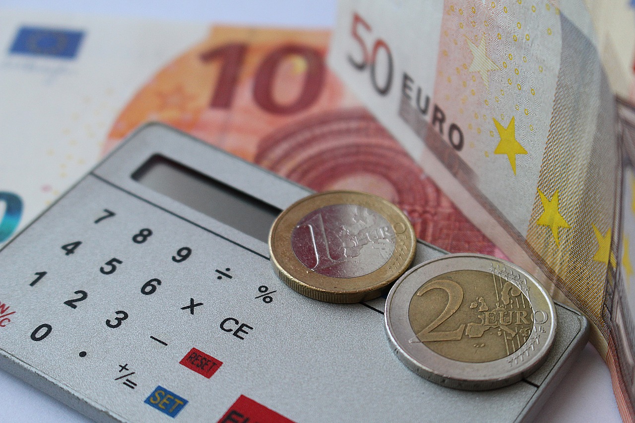 finance 635805 1280 20250428 202349