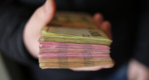 geld hand 612 20250428 204203