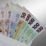 Euro-Geldscheine im Briefumschlag