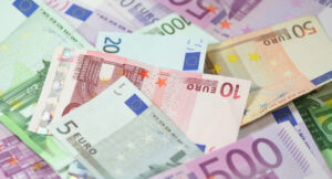 geldscheine euro 612 20250428 203624
