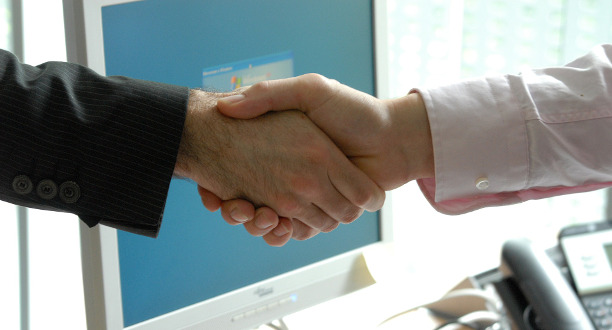 handshake 440959 612 20250428 203403