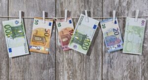 money g94366e60a 1920 1 1 20250428 204758
