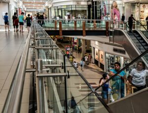 shopping mall 509536 1280 20250428 201644