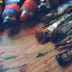 Pinsel und Farbtuben